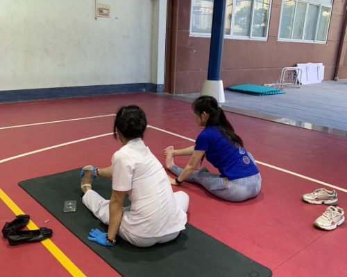 huấn luyện viên yoga trị liệu và y tế cộng đồng